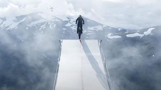 tom-cruise-cliff jump Tom Cruise Cliff Jump